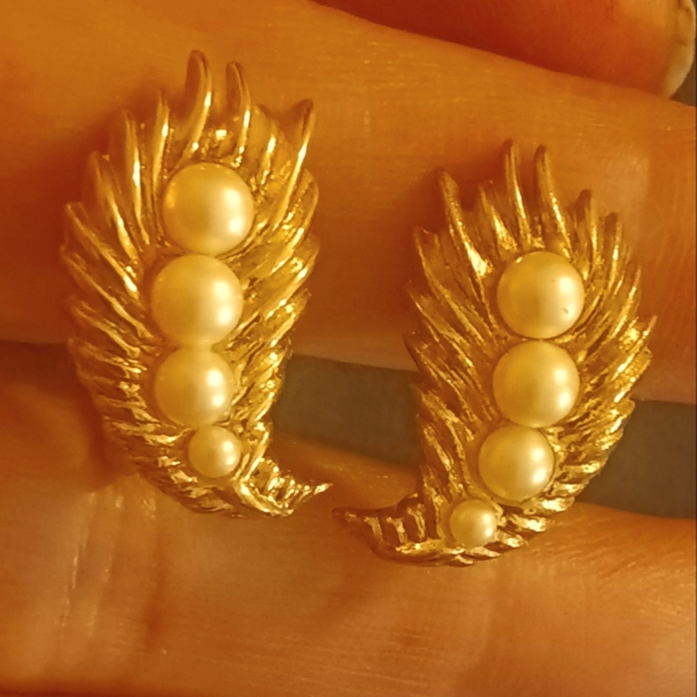 Trifari Crown Earrings Clip ons